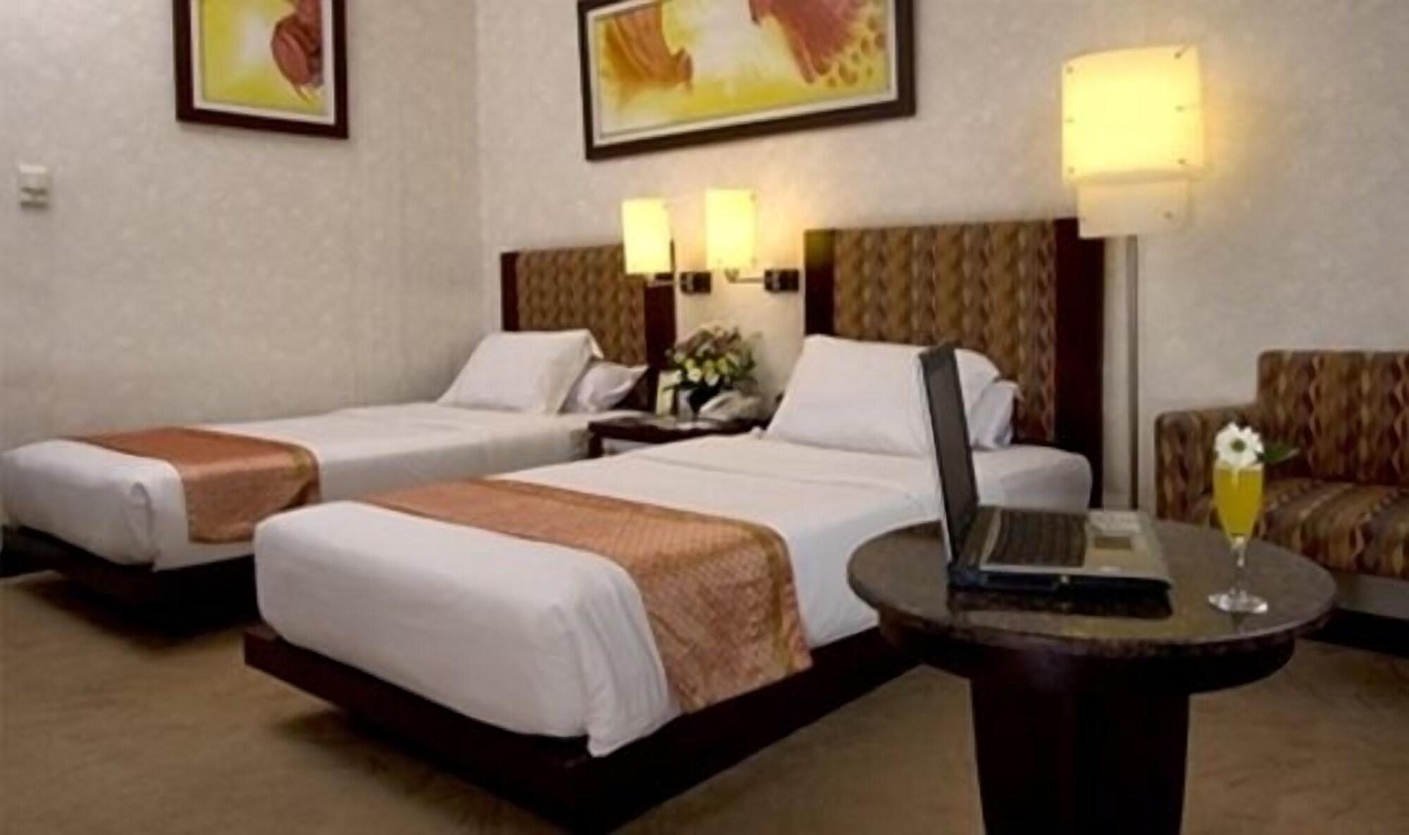 Grand Wahid Hotel Salatiga Exterior photo